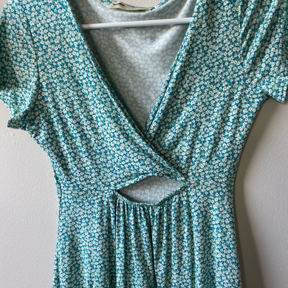 Pull and Bear cut out sundress - Picture 3 of 5